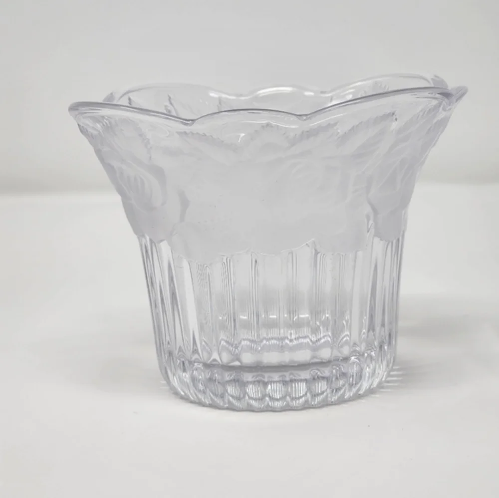 Vintage Mikasa Studio Nova Winter Rose Embossed Ribbed‎ Crystal Vase